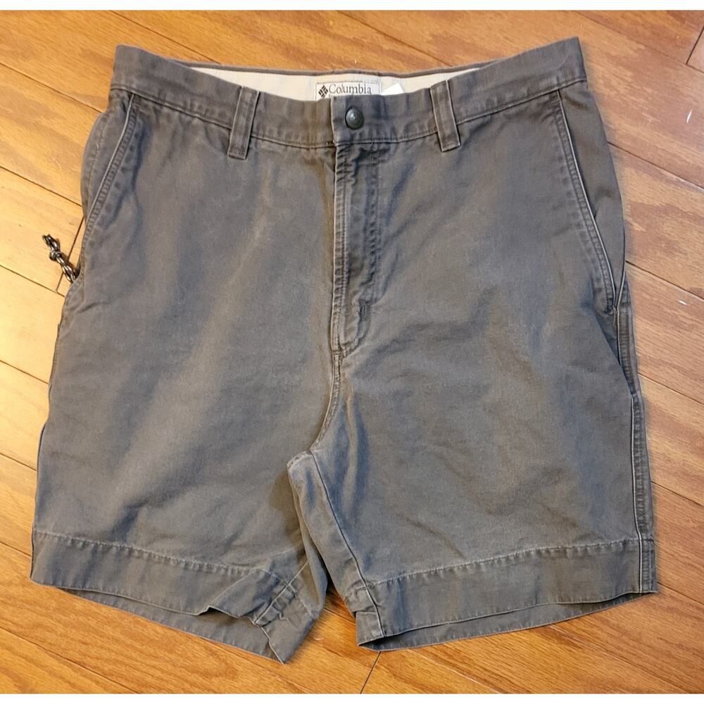 Columbia Men's Granite Gray Cargo Shorts Size 32